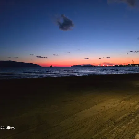 شقة Small At Seaside فلورا